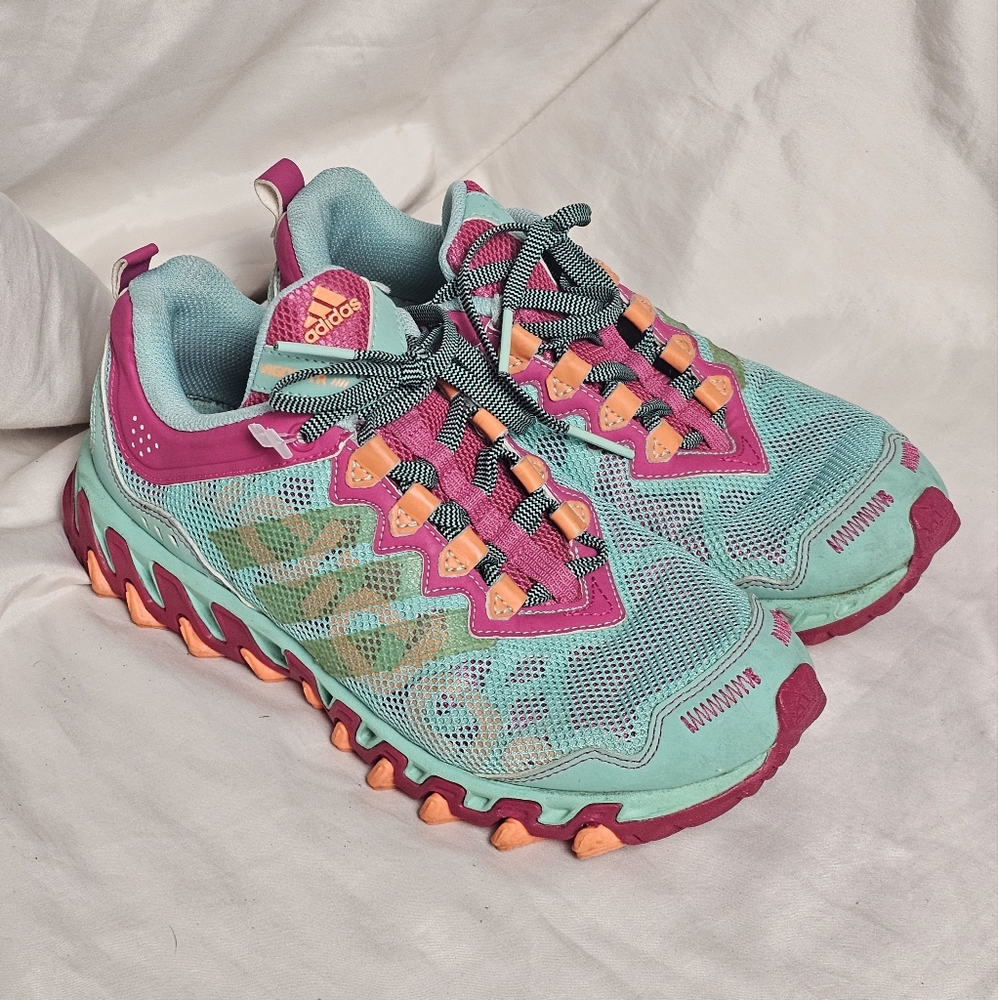 Adidas Trail Running Shoes EUC Sneakers Size 7